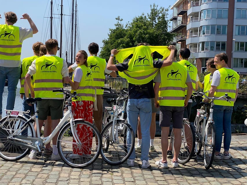 Antwerp: City Highlights Guided Bike Tour - Guides who make the route work