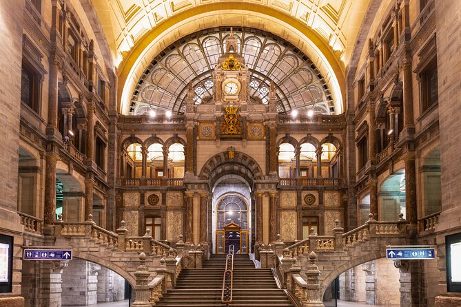 Antwerp: City Walk with Audio Guide in 7 Languages on your Phone - What using the app is really like