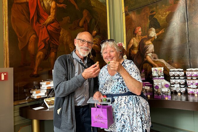Antwerp: Food Walking Tour with 5 Tastings - Belgian chocolate beside the Cathedral of Our Lady