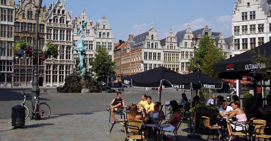 Antwerp: Private 3-Hour Historical Sightseeing Walking Tour - Our Lady Cathedral and Flemish masterpieces