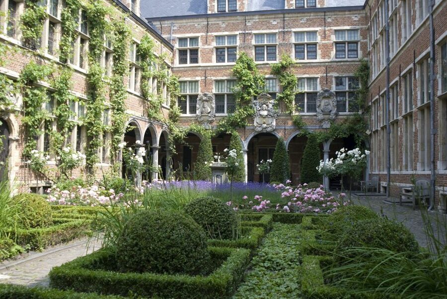 Antwerp: Private Historical Highlights Walking Tour - Key points to know before you book
