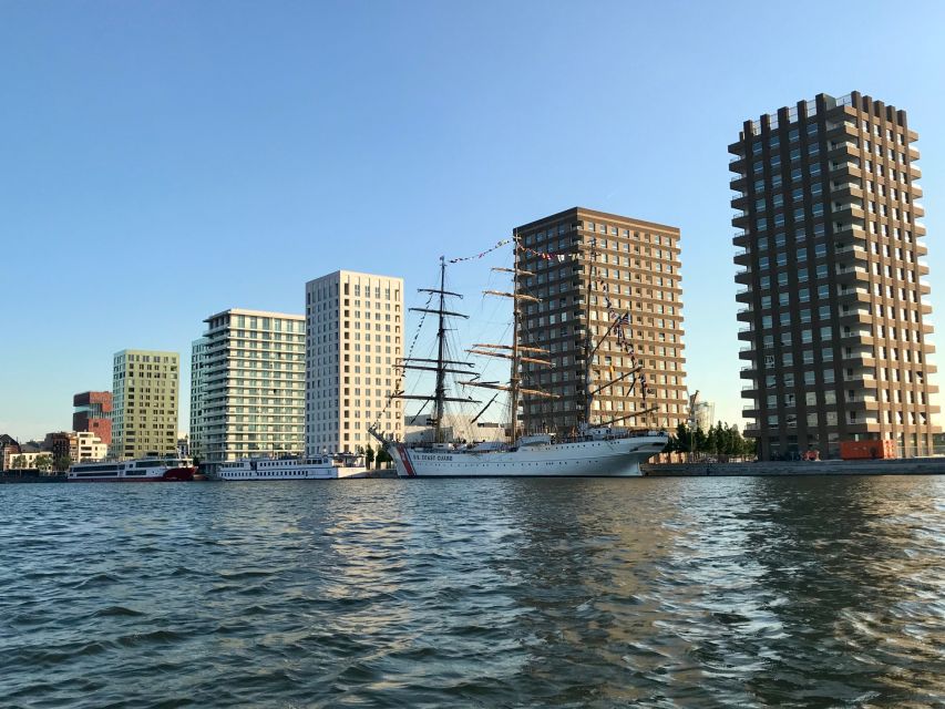 Antwerp: Private Old Harbour Boat Tour Incl. Drinks & Snacks - From Bonaparte dok to Willemdok