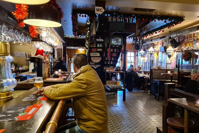 Antwerp Pub Crawl - Tram 3 offers a relaxed pause on Oude Koornmarkt