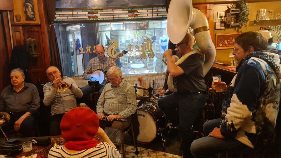 Antwerp: Pub Crawl in the Historical City - Antwerp’s old town, one pub at a time