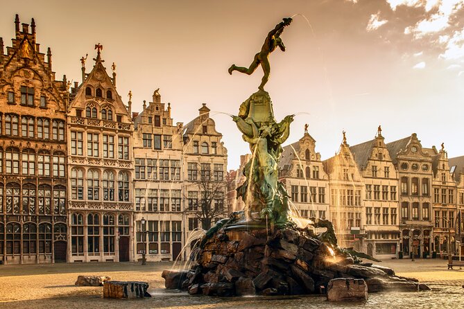 Antwerp Scavenger Hunt and Highlights Self Guided Audio Tour - Sint-Jacob Antwerpen and the first clues