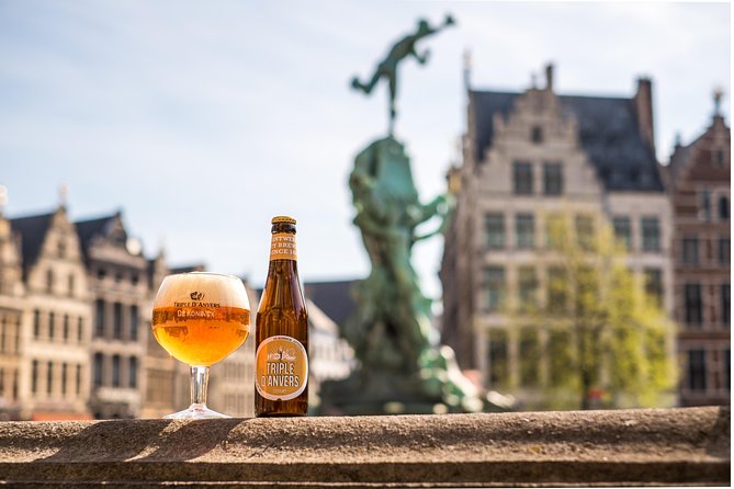 BeerWalk Antwerp (Dutch guide) - Starting with a beer at Dr. Beer