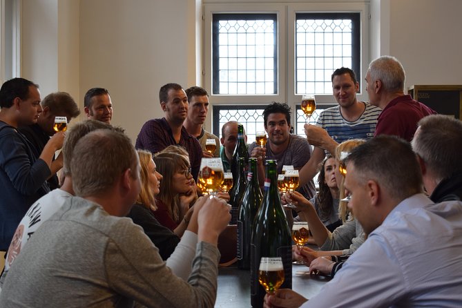 BeerWalk Bruges with Dutch Guide - Group size, pacing, and practical comfort