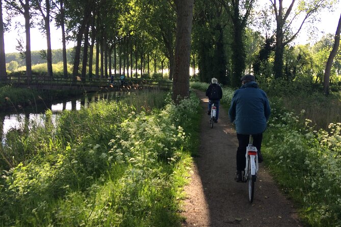 BikeTour Bruges & Damme in Spanish and English - Returning through Bruges’ quieter streets