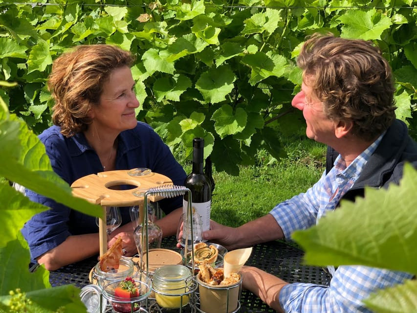 Bioul (near Dinant) : Château de Bioul Tour and Wine Tasting - From medieval seigneurie to Belgian wine estate