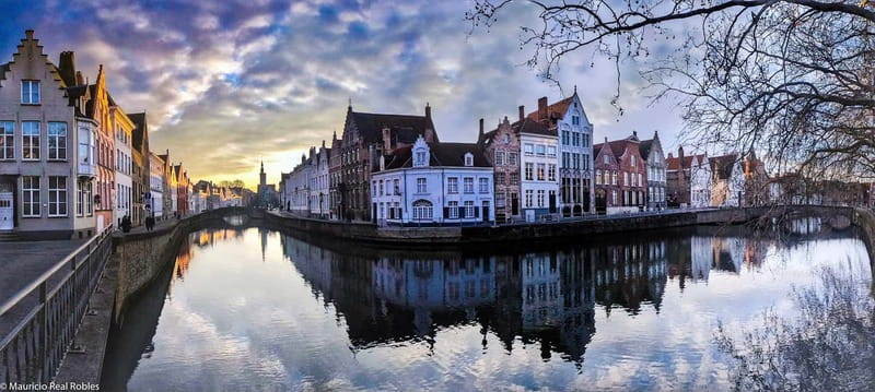 Bruges: 1.5-Hour Dark Side of Bruges Private Tour - Bruges after the postcards