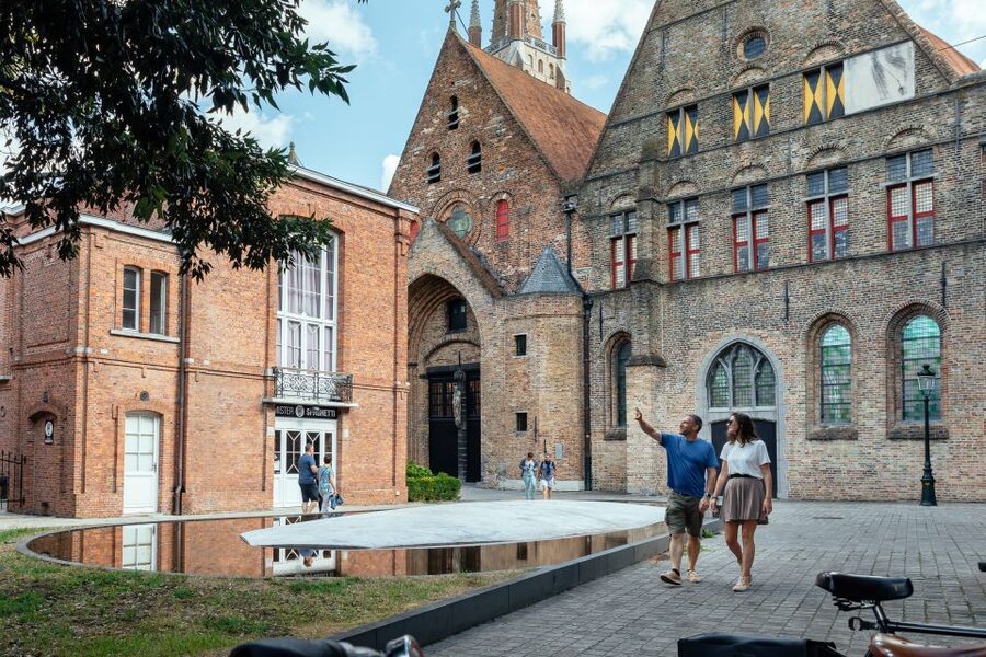 Bruges: 1.5-Hour Private Kick-Start Tour with a Local - Eiermarkt and the first look at central Bruges