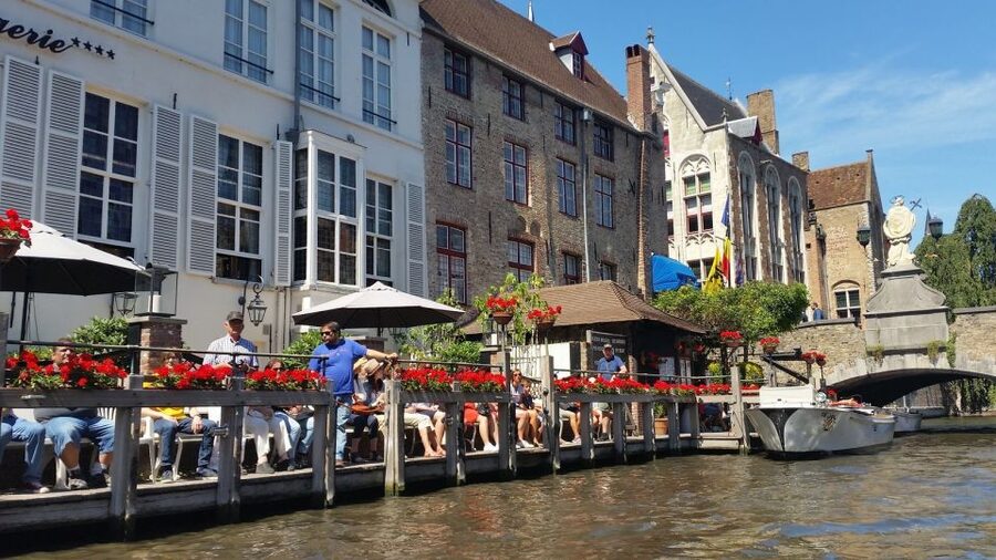 Bruges: 2.5-Hr Walking Tour from train station to Markt - What the 4.6 rating means in practical terms