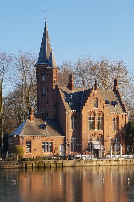 Bruges: 2.5-Hr Walking Tour from train station to Markt - The guide can shape the walk around your group