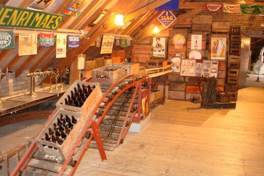 Bruges: 3-Hour Beer and Chocolate Tasting Private Tour - De Halve Maan brings beer and lunch together