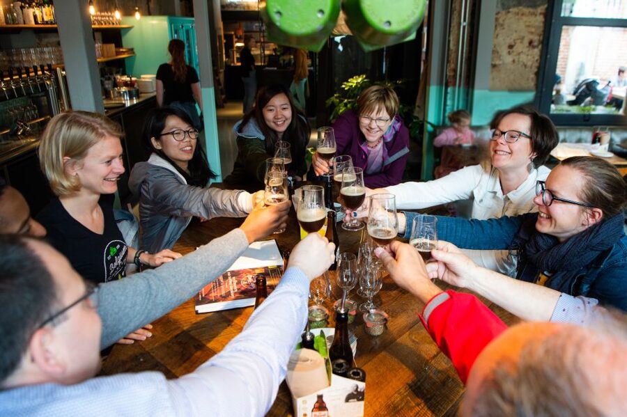 Bruges: Belgian Beer Tour with Chocolate Pairing - Five pours, five lessons in Belgian beer