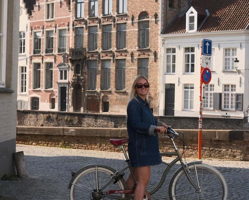 Bruges: City Bike Tour with a Local - Why a bicycle works so well in Bruges