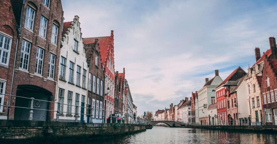 Bruges: Express Walk with a Local in 60 minutes - Rozenhoedkaai gives you the classic Bruges view