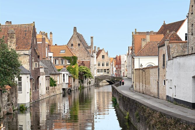 Bruges Food Tour with Full Meal & Drinks by Do Eat Better - De Burg begins with chocolate and grand city views