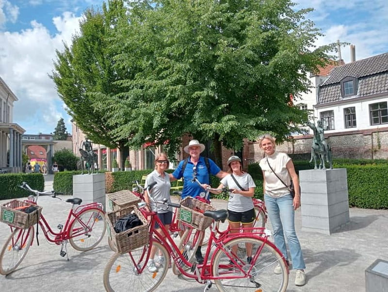 Bruges: Guided Retro Bike Tour of Highlights and Hidden Gems - Why a bike is the right way to see Bruges