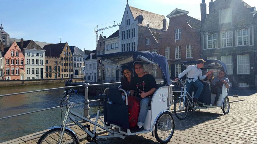 Bruges: Guided Rickshaw Tour - The guide makes the difference
