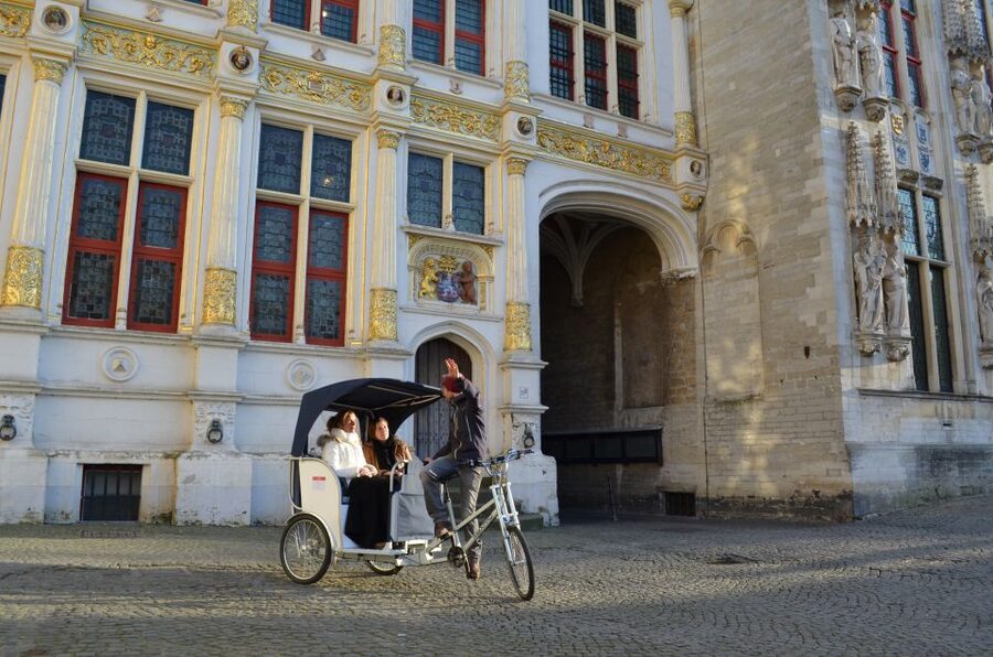 Bruges: Guided Rickshaw Tour - A sensible choice for limited mobility