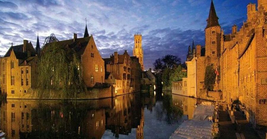 Bruges: Guided Walking Tour - The guides and the style of storytelling