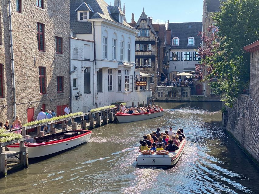 Bruges Guided Walking Tour: Stories, Mysteries and People - Key points at a glance