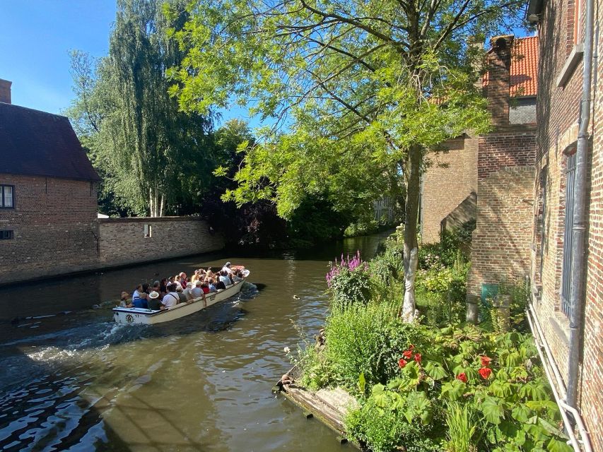 Bruges Guided Walking Tour: Stories, Mysteries and People - Stoofstraat and the story of 300 Madonnas