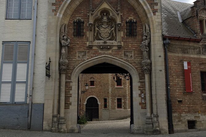 Bruges’ Legends and Hidden Treasures: A Self-Guided Audio Tour - Lake of Love gives you a built-in photo stop
