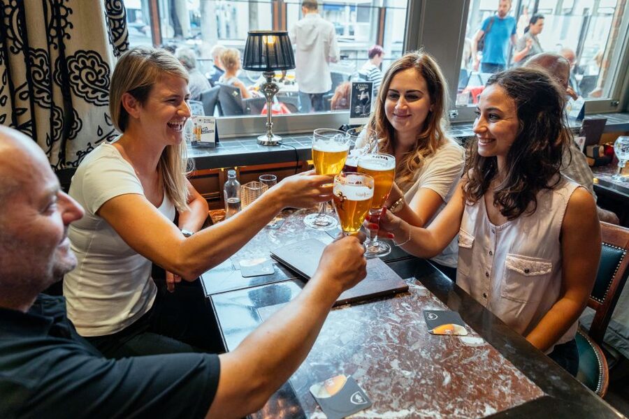 Bruges: Private Food Tour – 10 Tastings with Locals - Waffles and the sweet side of Bruges