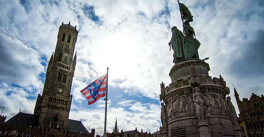 Bruges: Private Historical Highlights Walking Tour - Starting in the middle of Bruges
