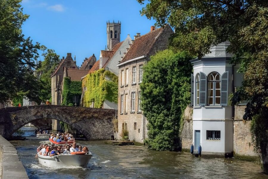 Bruges: Walking Tour, Canal Boat Trip w/Beer Tasting Option - Why this Bruges combination works
