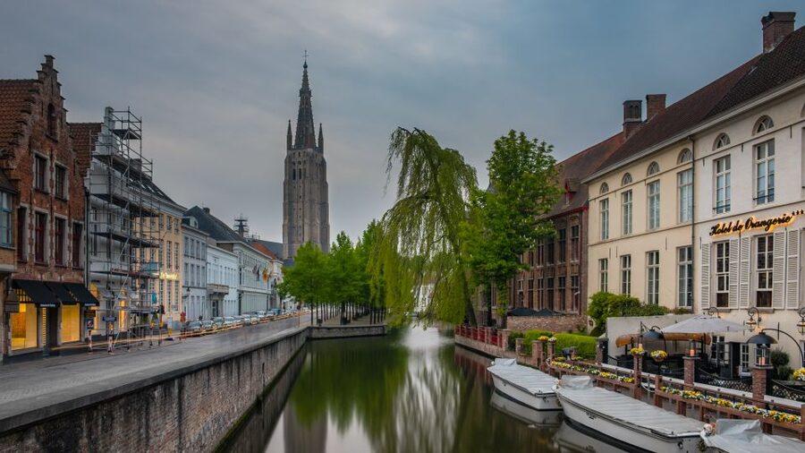 Bruges: Walking Tour, Canal Boat Trip w/Beer Tasting Option - The Beguinage and Walplein Square