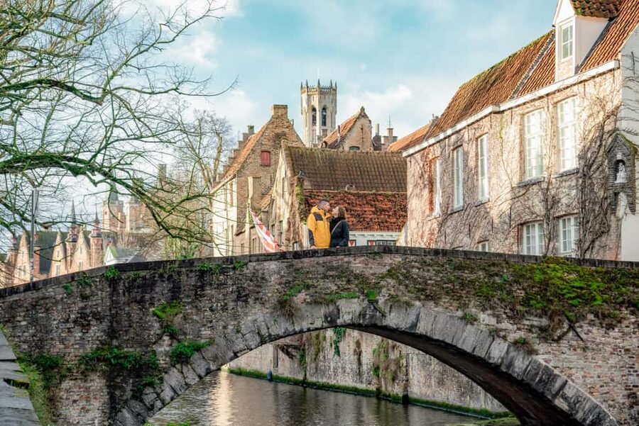 Bruges : Your private 1 hour photoshoot in the medieval city - Is $353 good value for your group?