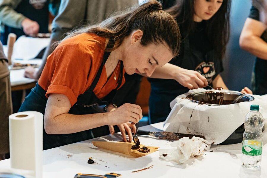Brussels: 2.5-Hour Belgian Chocolate Making Workshop - Tempering chocolate, the hands-on heart of the class