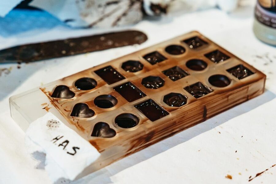 Brussels: 2.5-Hour Belgian Chocolate Making Workshop - Who should book this workshop?