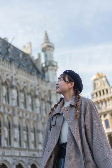 Brussels: 2-Hour Walking Tour of the Historic Center with a Local Guide - Bourse shows Brussels in a grander register