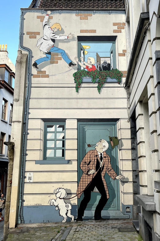 Brussels: 2 hours Private Walking Tour of the Comics Walls - Who should book this comic-wall walk?
