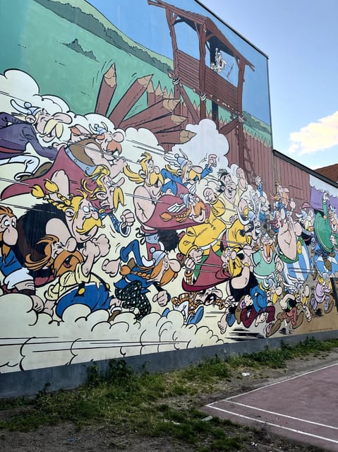 Brussels: 2 hours Private Walking Tour of the Comics Walls - Is $101 per person good value?