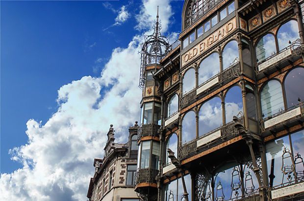 Brussels 3-Hour Guided Art Nouveau Tour - Meeting at the Grand-Place and Taking the Tram