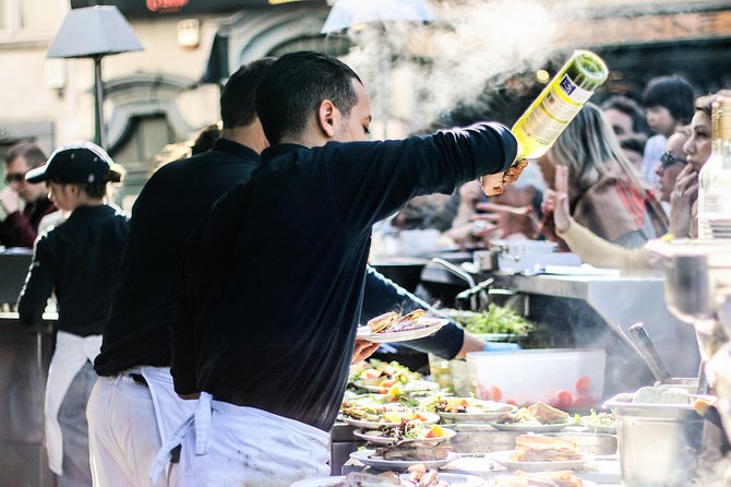Brussels All In Tour : Belgian food, chocolate, beer, sightseeing - Starting at Grand Place and meeting the city