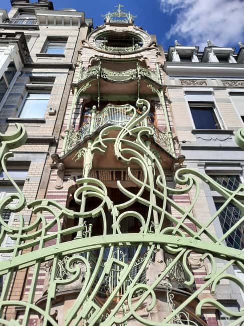 Brussels: Art Nouveau Walking Tour with a Local Guide - What the $91 price buys you