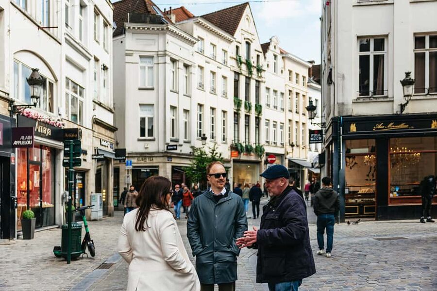 Brussels: Beer Tasting Tour with 7 Beers and Snacks - Seven Belgian beers, seven ways to read the country