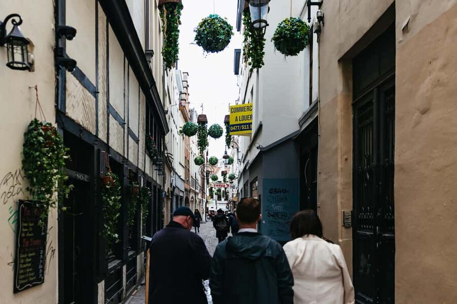 Brussels: Beer Tasting Tour with 7 Beers and Snacks - Who should book this walking tasting?