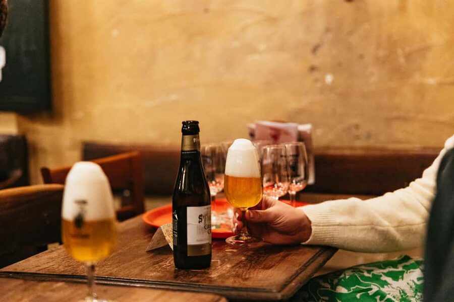 Brussels: Beer Tasting Tour with 7 Beers and Snacks - Small taverns around Grand Place