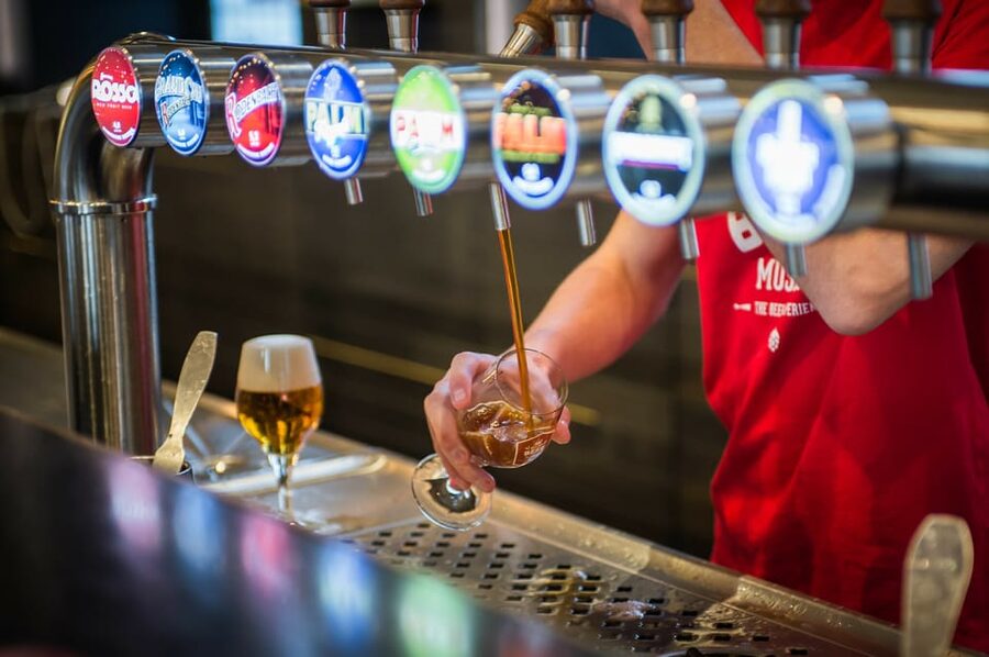 Brussels: Belgian Beer Tasting Tour - Delirium Cafe and the danger of too much choice