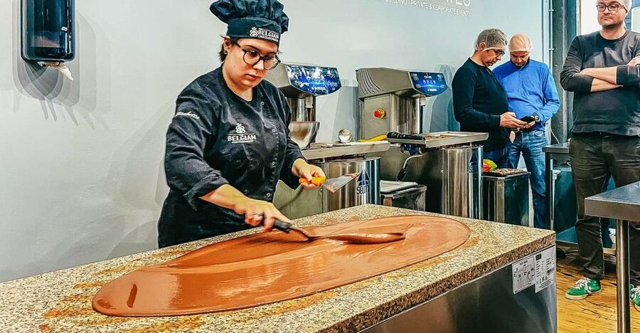 Brussels: Belgian Chocolate Making Workshop with Tastings - Make a personalized bar, mendiants, and truffles