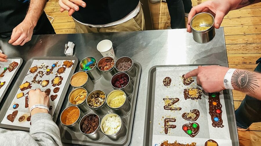 Brussels: Belgian Chocolate Making Workshop with Tastings - Who should book this chocolate workshop?