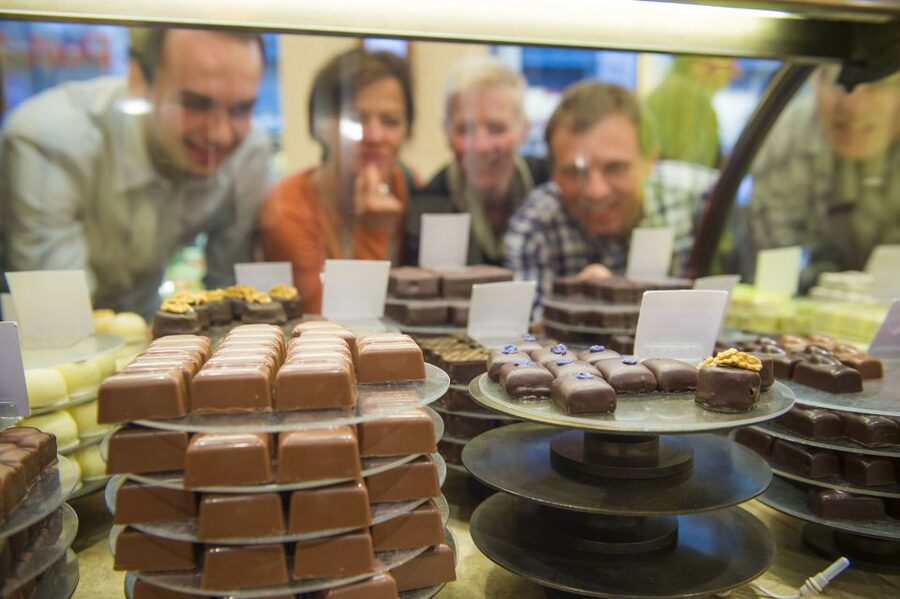 Brussels: Belgian Chocolate Tasting Tour - Cocoa stories before the first praline