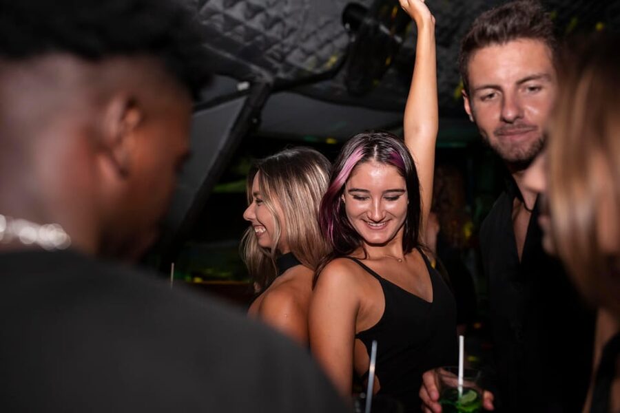 Brussels: BXL Pub Crawl Guided Tour - A few practical ways to enjoy it more